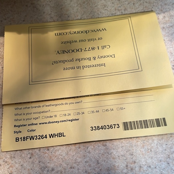 A EPCOT Food and wine festival Dooney and Bourke from 2018. - Picture 7 of 7